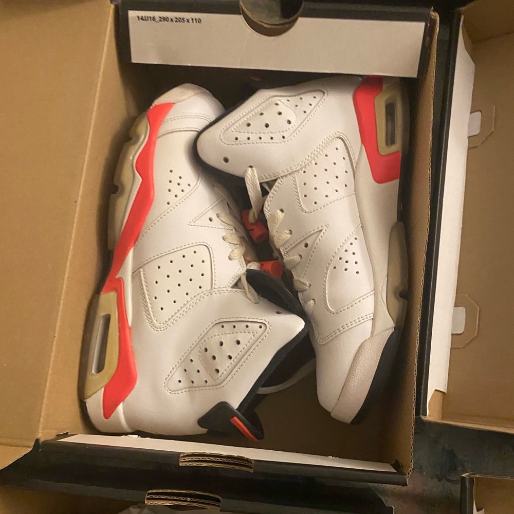 Jordan 6 white infrared youth size 6.5